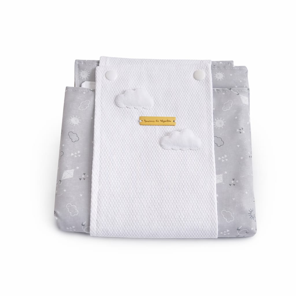 ☁️ Trocador Impermeável – Nuvens de Algodão